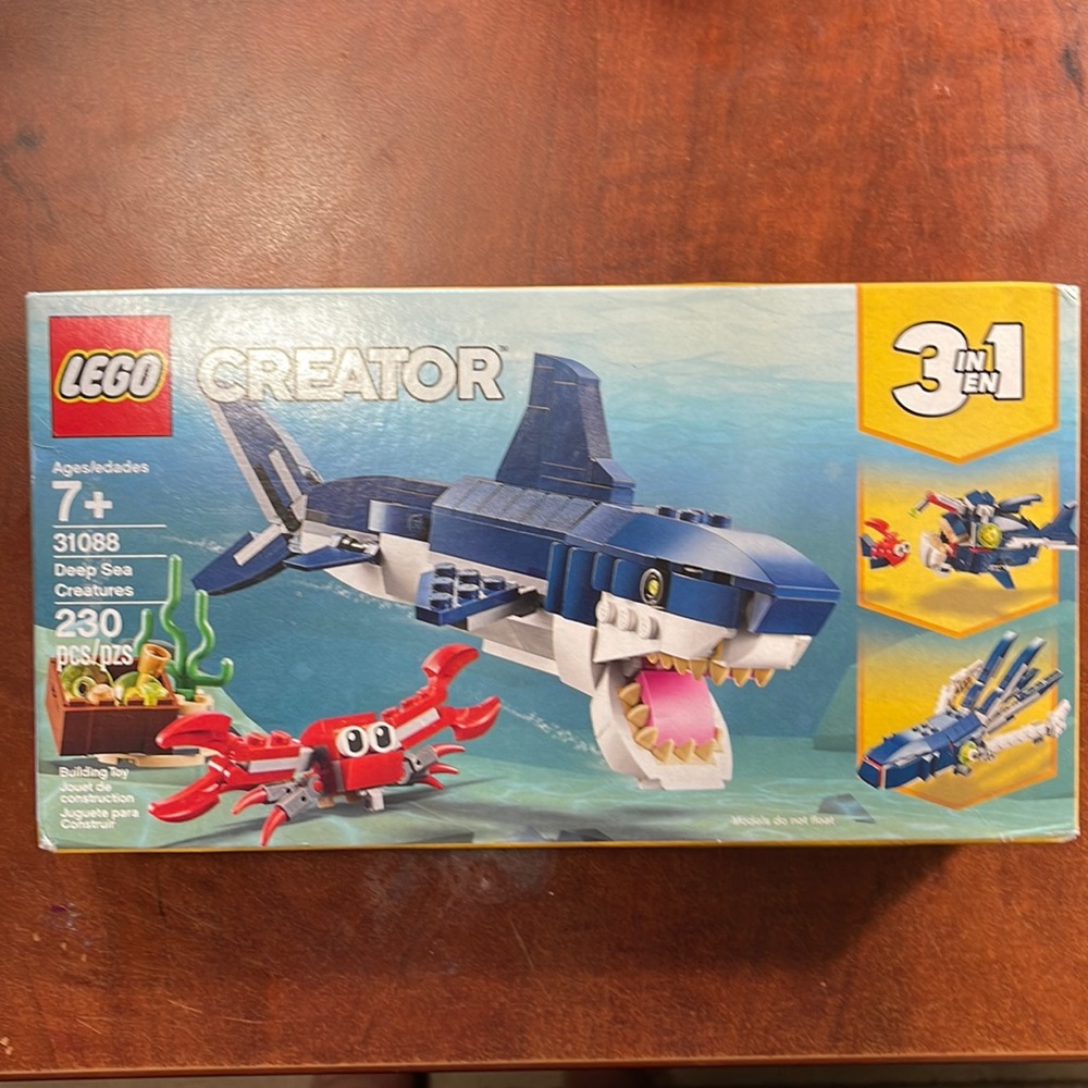 LEGO Creator 3 In 1 Deep Sea Creatures 230 Pc Building Kit Shark Fish Squid Crab